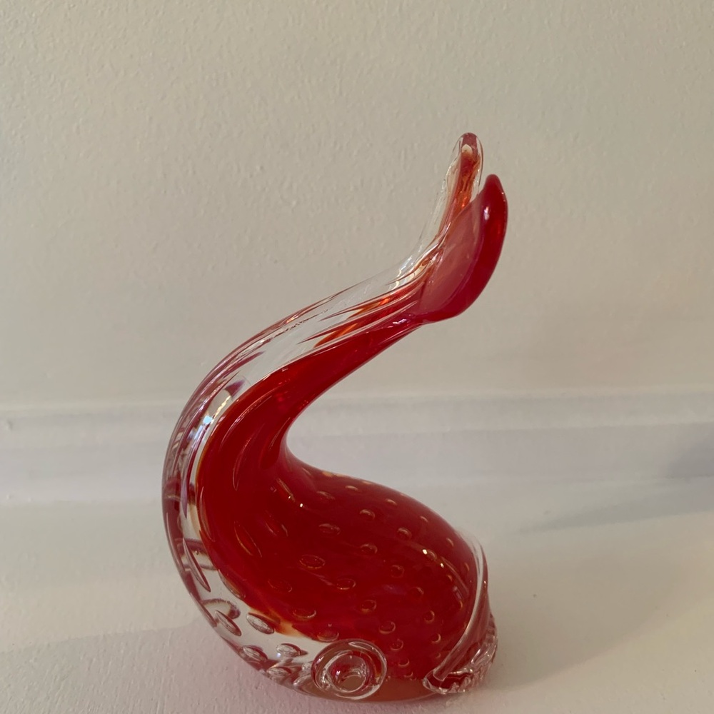 Red Murano Glass Whale - Picture 2 of 8
